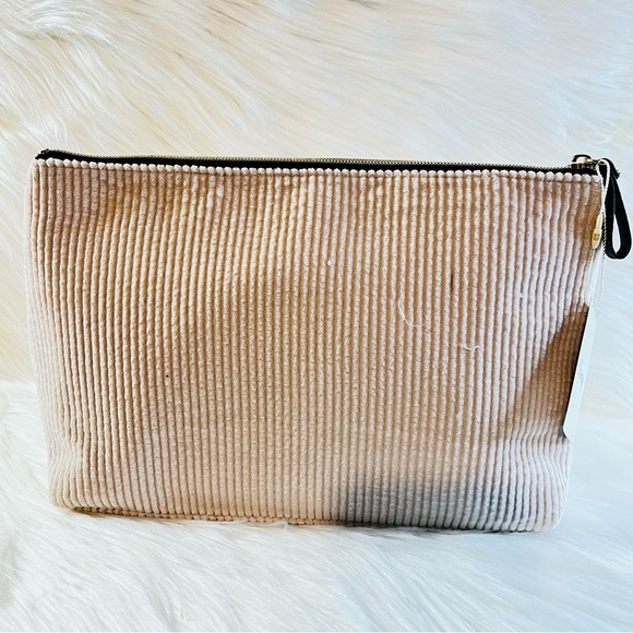 Mickey Mouse Makeup Bag - Picture 2 of 3